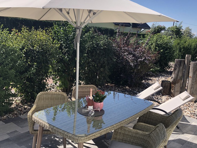 Ferienwohnung in K&auml;gsdorf - Meerblick - Beispiel eigene Terrasse mit Gartenm&ouml;bel,Grill usw