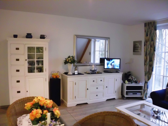 Ferienwohnung in Niendorf/Ostsee - Residenz Niendorf mit Meerblick - Wohnzimmer