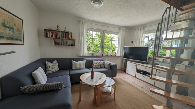 Ferienhaus in Te&szlig;mannsdorf - Ferienhaus Salzwiese - Sitzecke mit Raumspartreppe