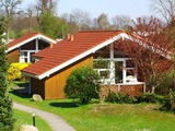 Ferienhaus in Pelzerhaken - Am Waldrand Haus C - Au&szlig;enansicht mit Terrasse