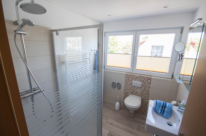 Ferienwohnung in Niendorf/Ostsee - Haus Edda FeWo Kr&auml;hennest - Duschbad