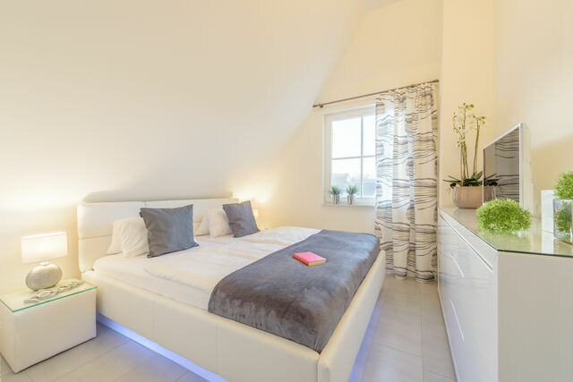 Ferienhaus in Glowe - Traum Reethaus am Meer mit Pool, Sauna & Yoga - Bild 22