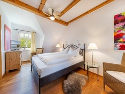 Fewo OG - R&uuml;genbrise mit Seeblick mit 3 B&auml;dern